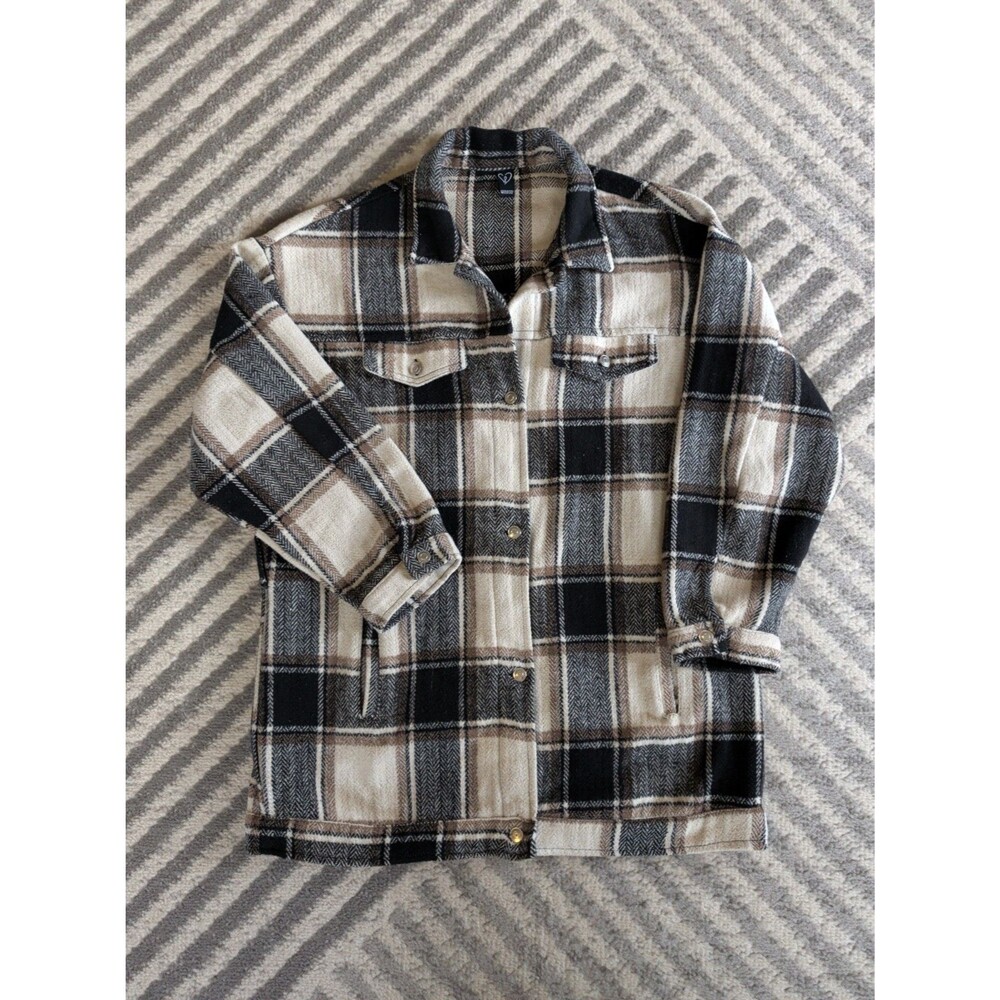 Windsor Oversized Women's Cream and Black Flannel Shirt Jacket